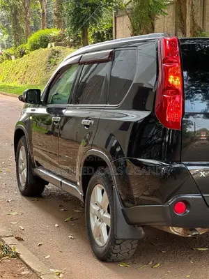 Nissan X-Trail 2010 Black