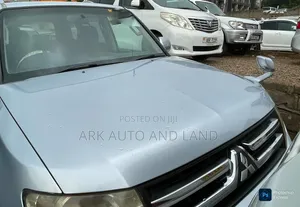 Mitsubishi Pajero 2010 Silver