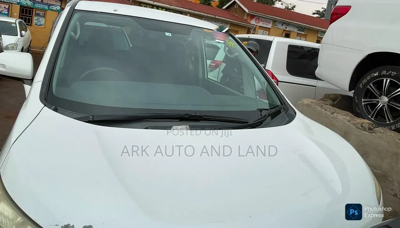 Toyota Voxy 2012 White
