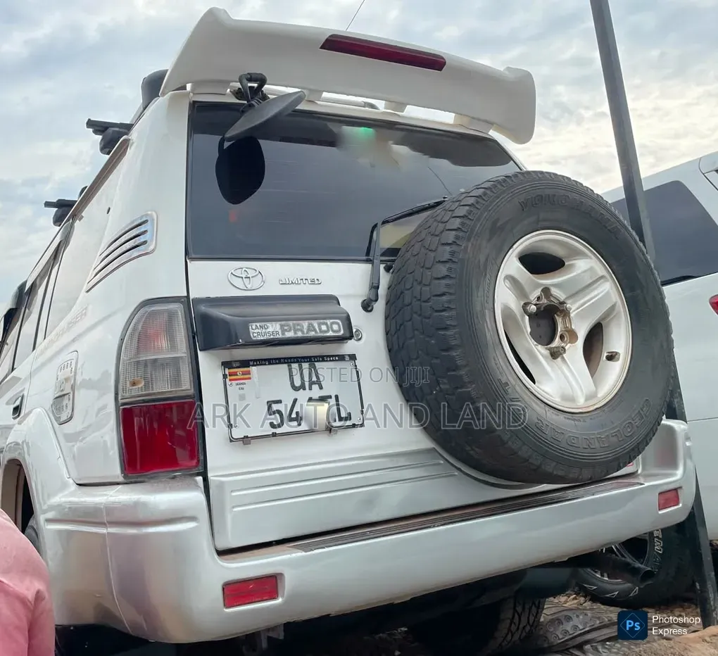 Toyota Land Cruiser Prado 2000 White