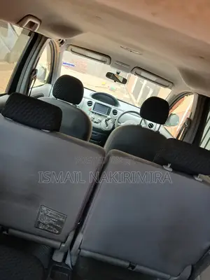 Toyota Sienta 1.5 AWD 2010 Gray