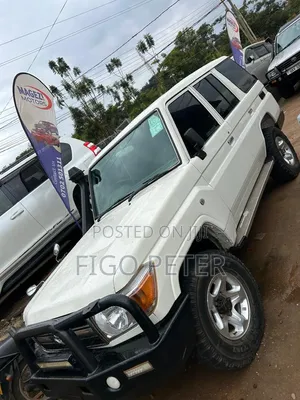 Toyota Land Cruiser 2011 White