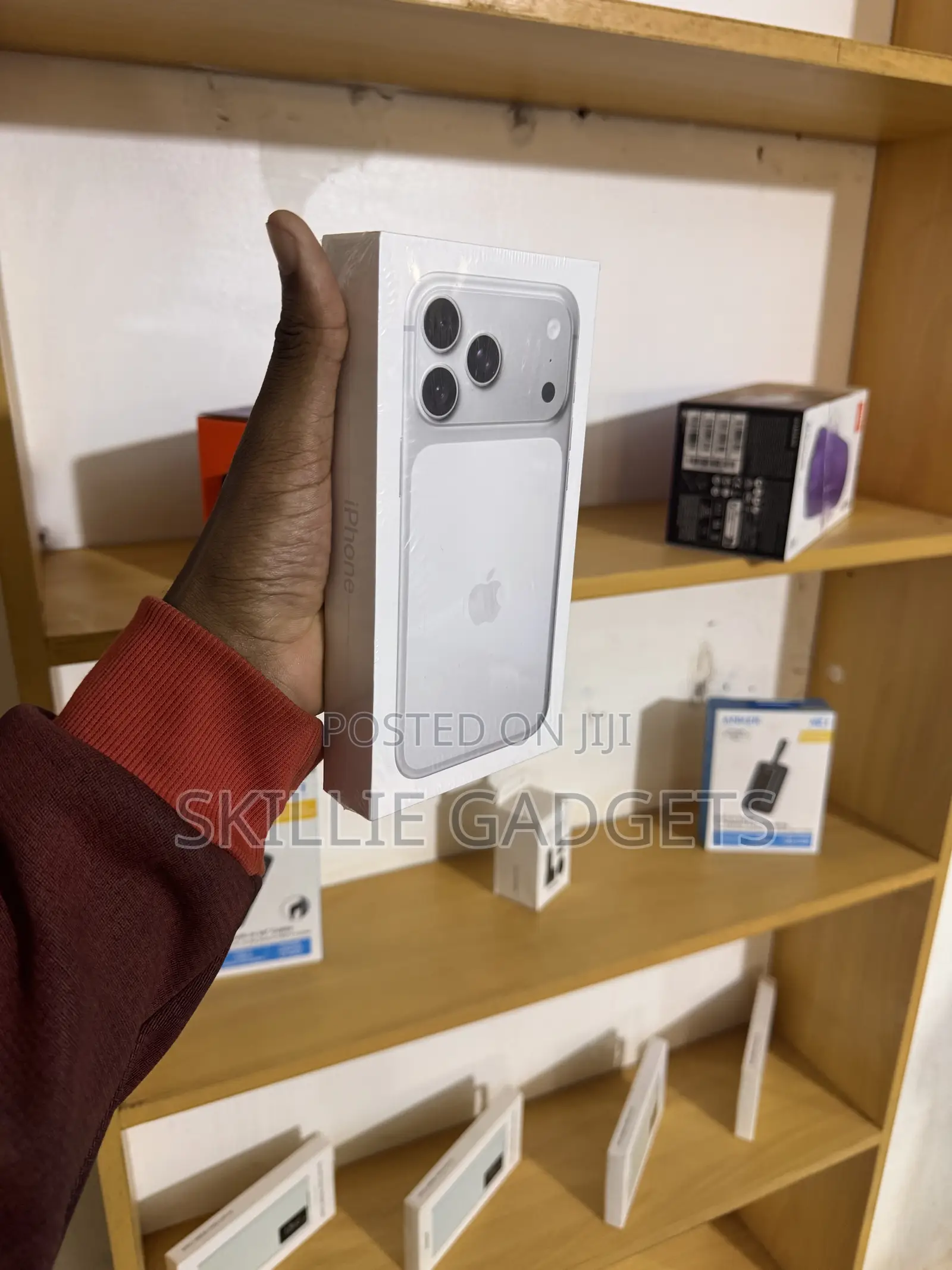 New Apple iPhone 17 Pro Max 256 GB Silver