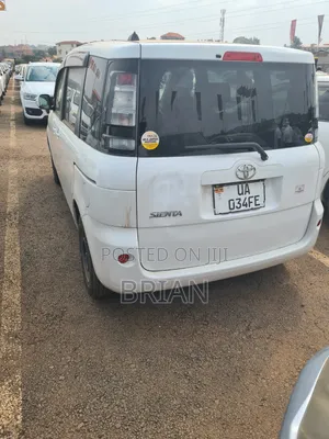 Toyota Sienta 2012 White