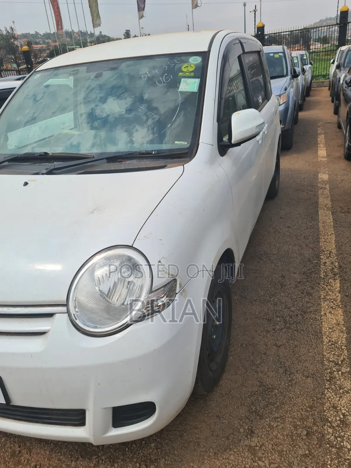 Toyota Sienta 2012 White