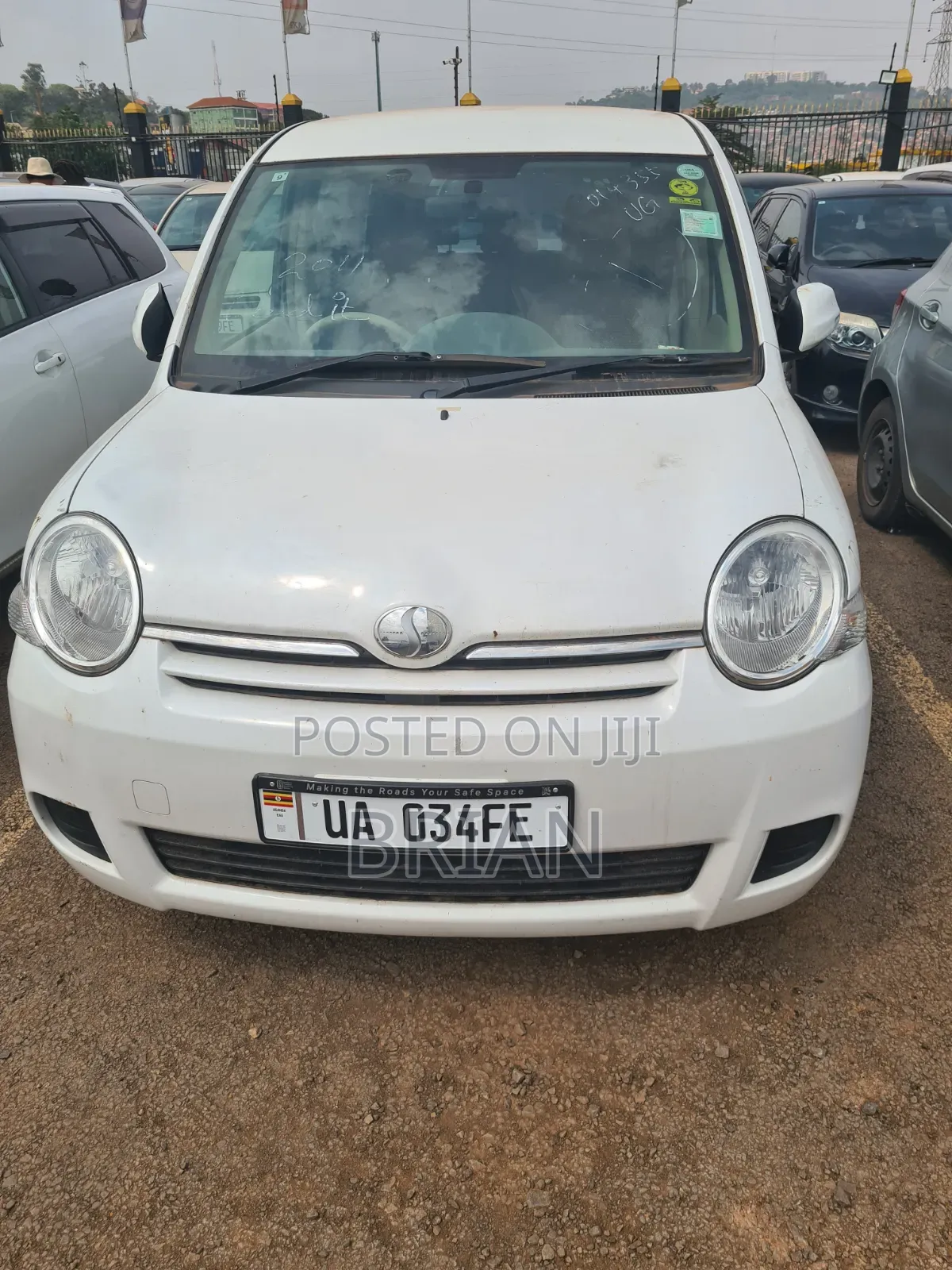 Toyota Sienta 2012 White
