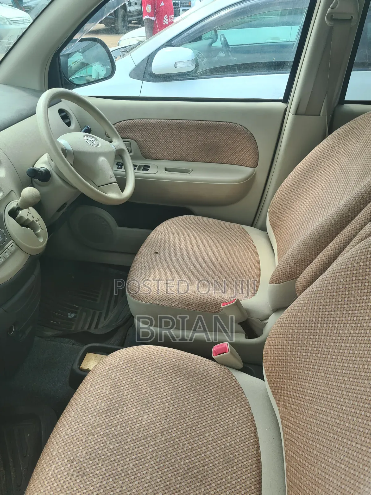Toyota Sienta 2012 White