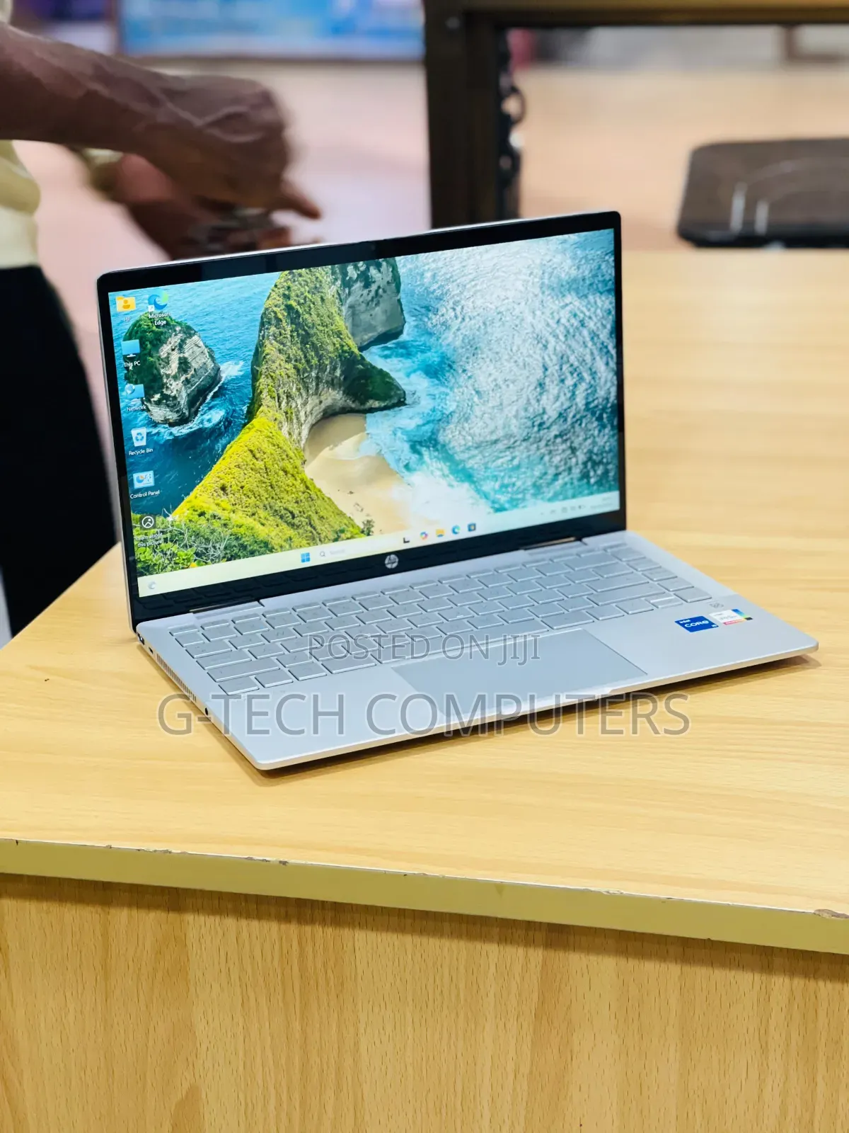 New Laptop HP Pavilion 14 x360 2-in-1 8GB Intel Core i5 SSD 512GB