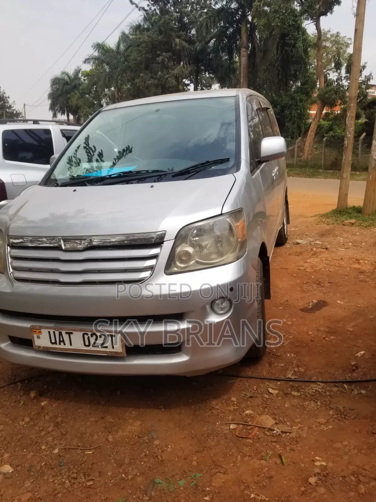 Toyota Noah 2001 Silver