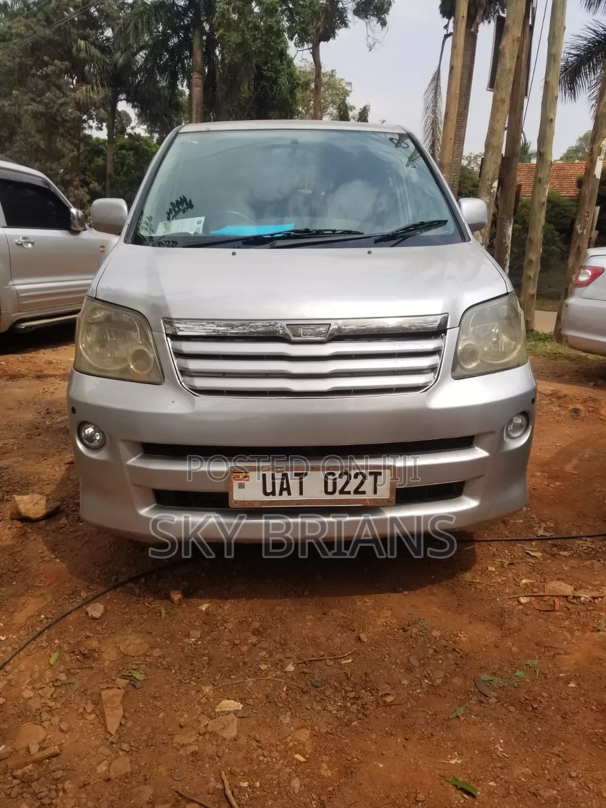 Toyota Noah 2001 Silver
