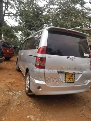 Toyota Noah 2001 Silver