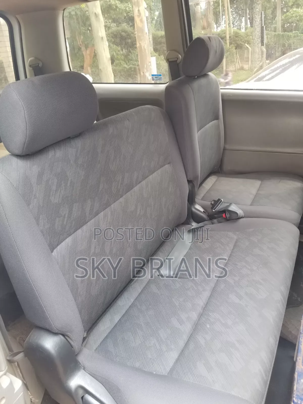 Toyota Noah 2001 Silver