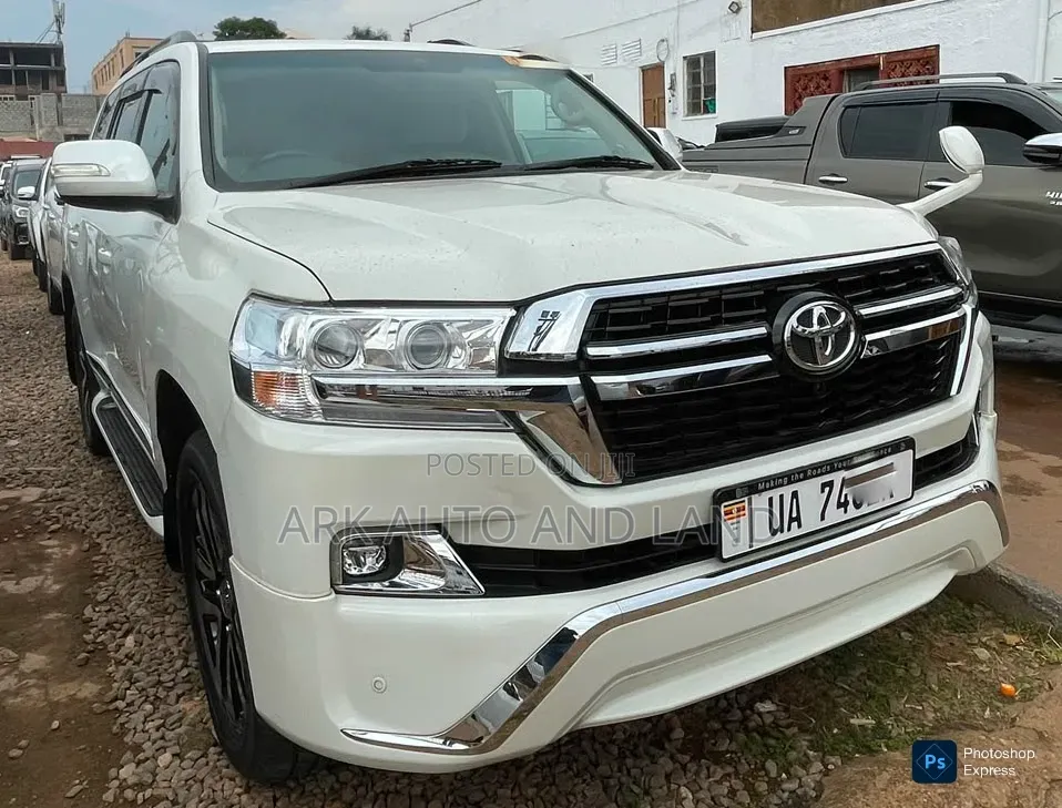 Toyota Land Cruiser 2018 White