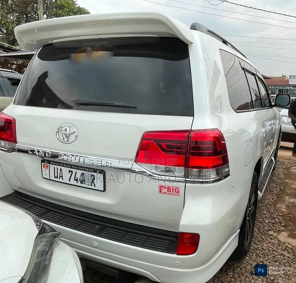 Toyota Land Cruiser 2018 White