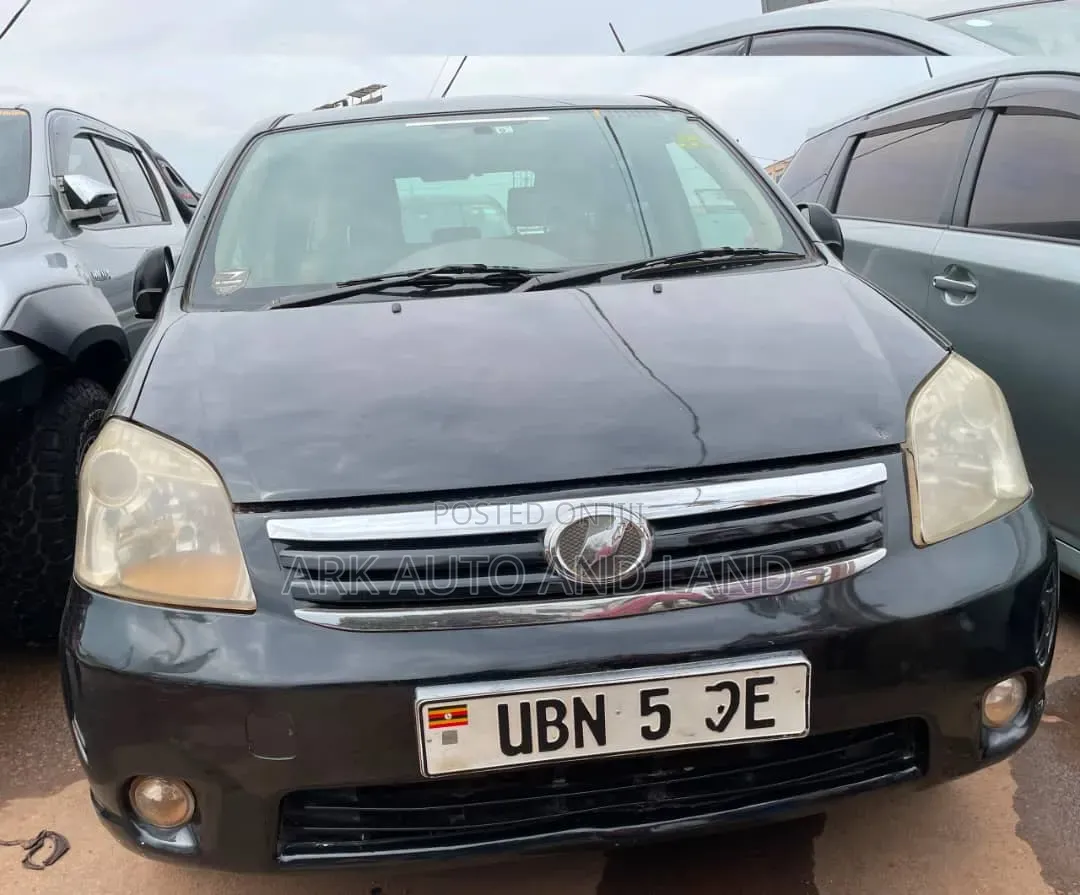 Toyota Raum 2008 Black