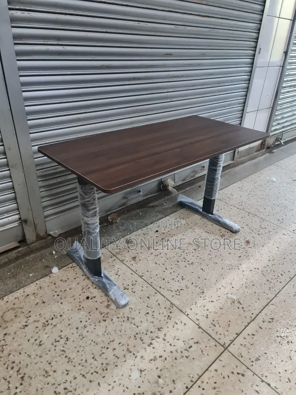 Adjustable Height Manual Table Adjustable Height Manual Table