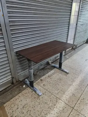 Adjustable Height Manual Table Adjustable Height Manual Table