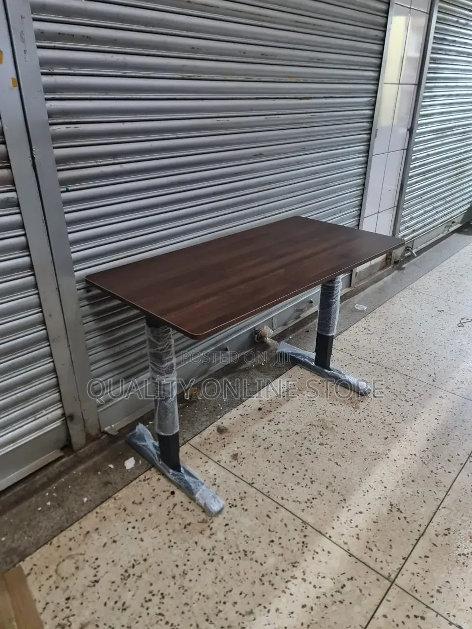 Adjustable Height Manual Table Adjustable Height Manual Table