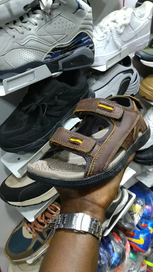 Men’s Outdoor Leather Sandals With Triple Adjustable Straps – Brown