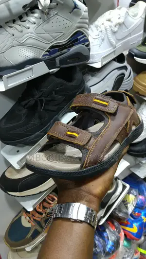 Men’s Outdoor Leather Sandals With Triple Adjustable Straps – Brown