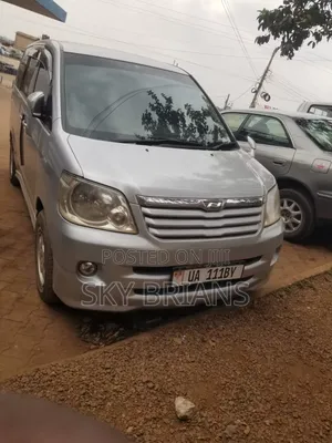 Toyota Noah 2002 Silver