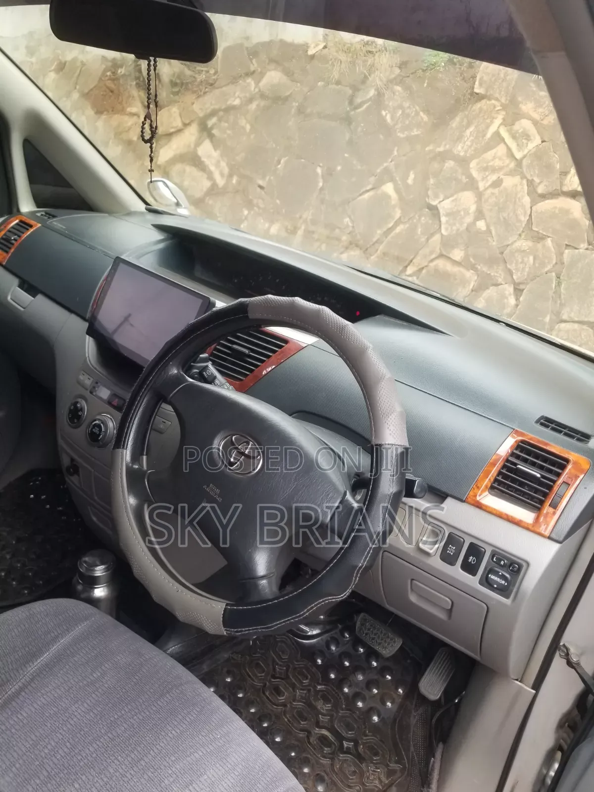 Toyota Noah 2002 Silver