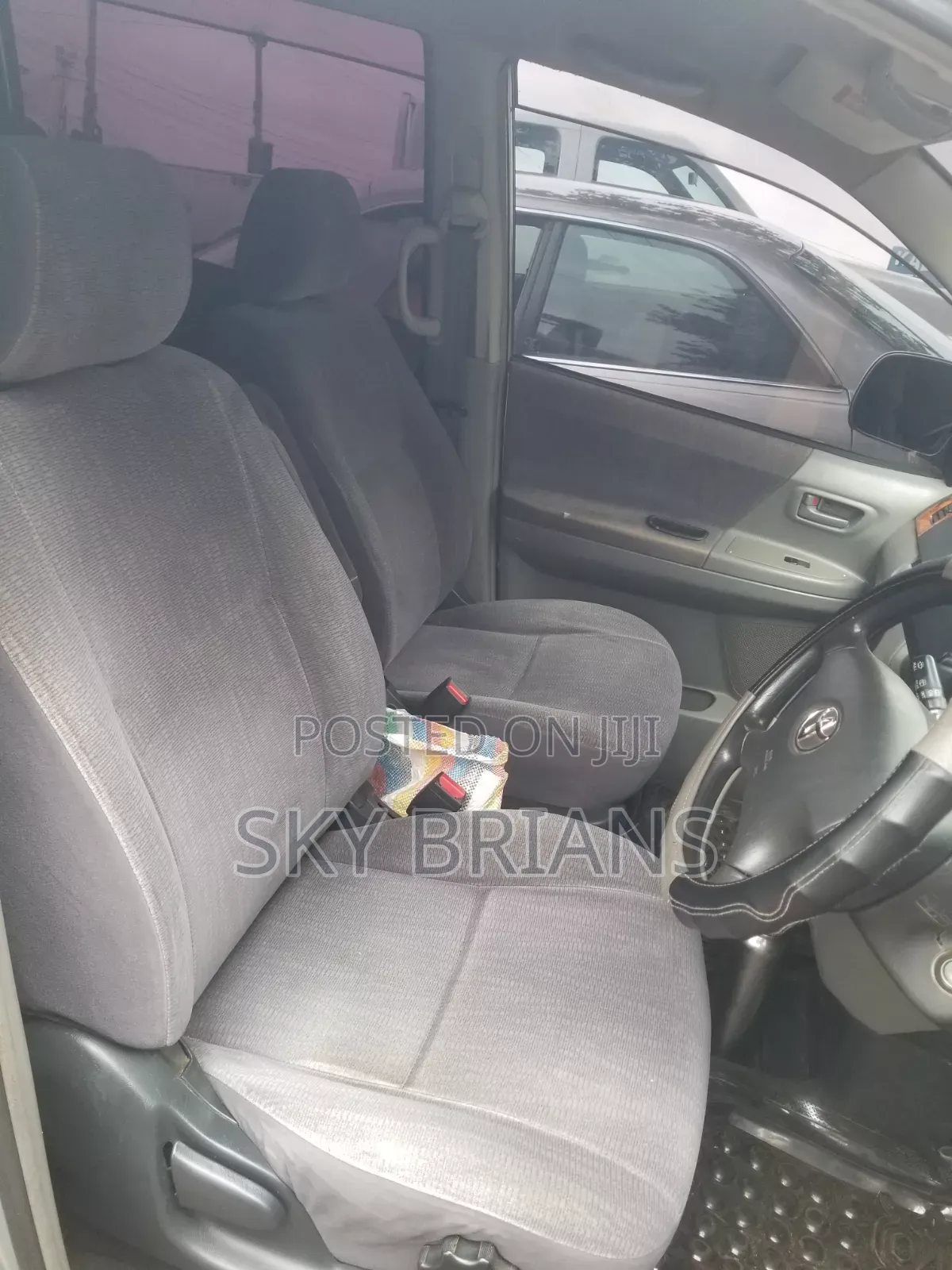 Toyota Noah 2002 Silver