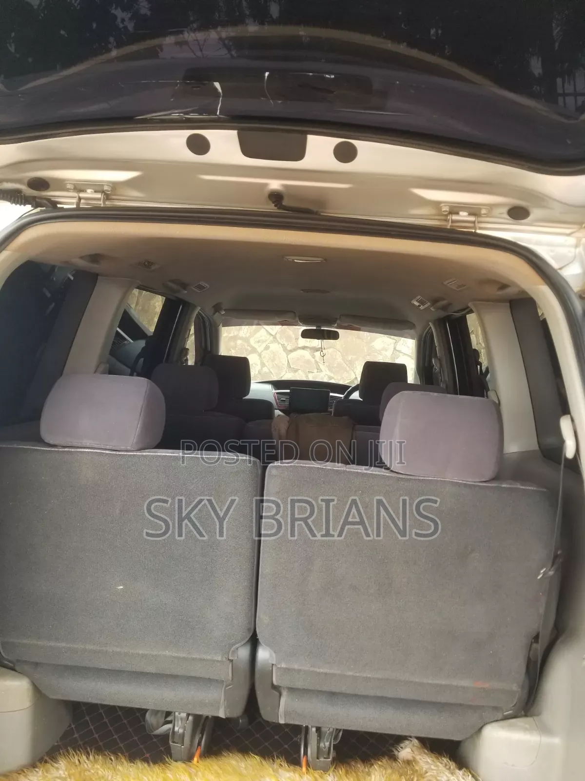 Toyota Noah 2002 Silver