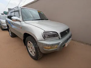 Toyota RAV4 Automatic 2000 Silver
