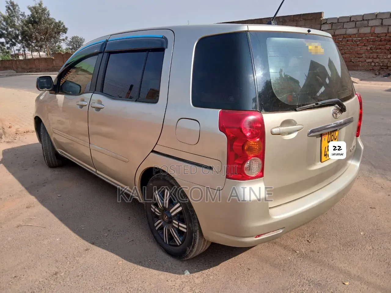 Toyota Raum 2005 Gold