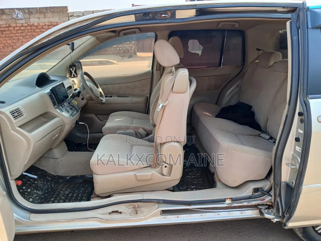 Toyota Raum 2005 Gold