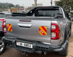 Toyota Hilux 2019 Gray