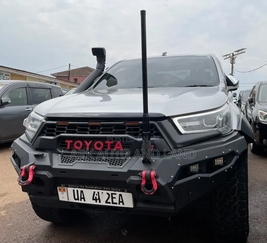 Toyota Hilux 2019 Gray