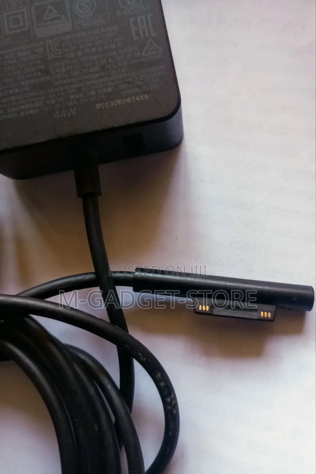Microsoft Surface Model 1800 Charger for a Wide Range of Devices. 44W