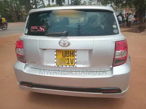 Toyota IST 2010 Silver