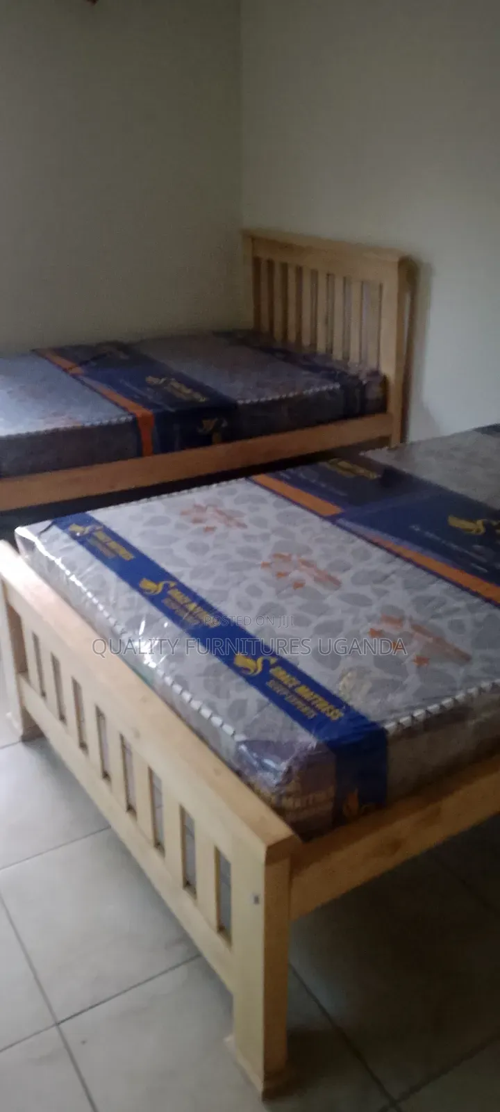Bed 4x6 Hard Wood