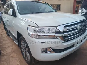 Toyota Land Cruiser 2018 White