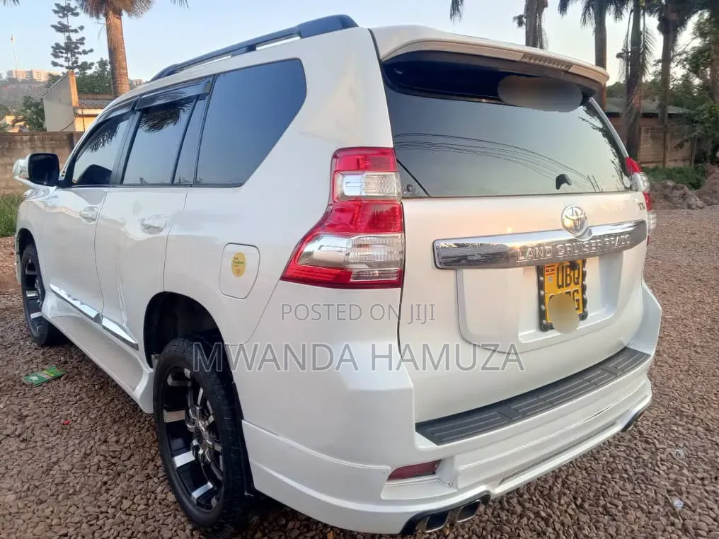 Toyota Land Cruiser Prado 2016 White
