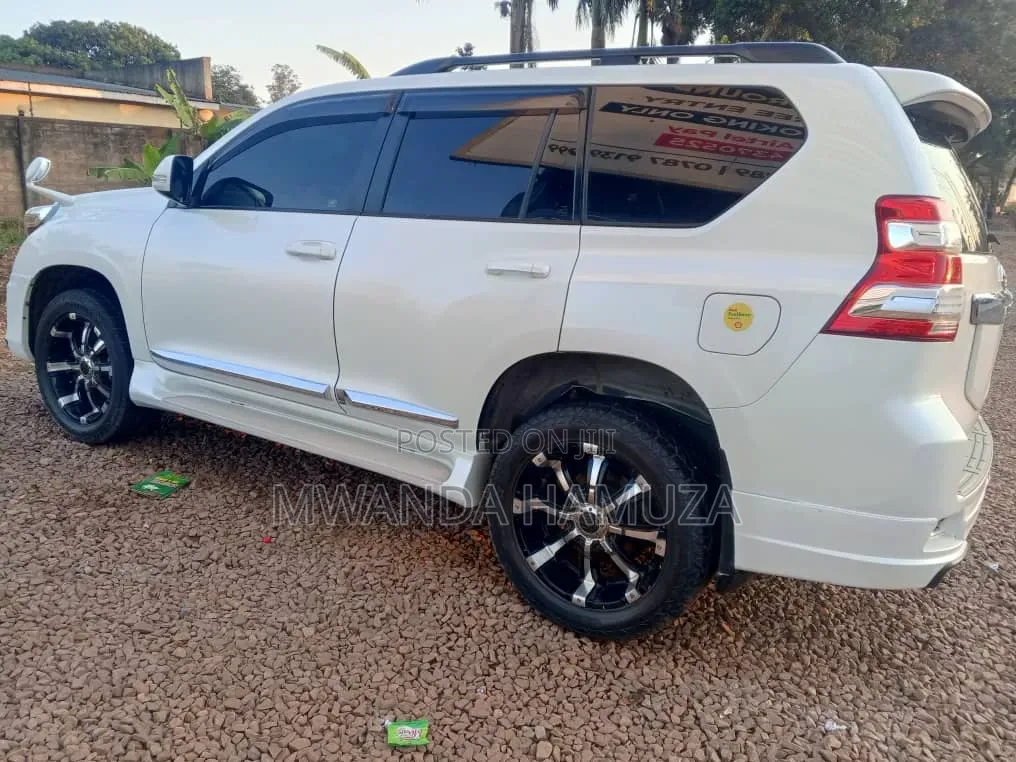Toyota Land Cruiser Prado 2016 White