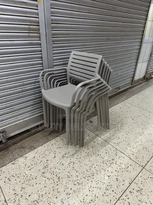 Ergonomic VIP Plastic Chairs Plastic Chairs