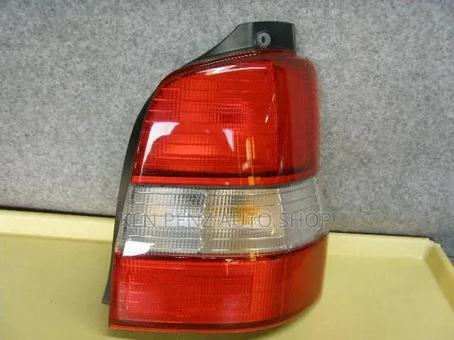 Mazda Demio 2000 - 2004 Taillamp