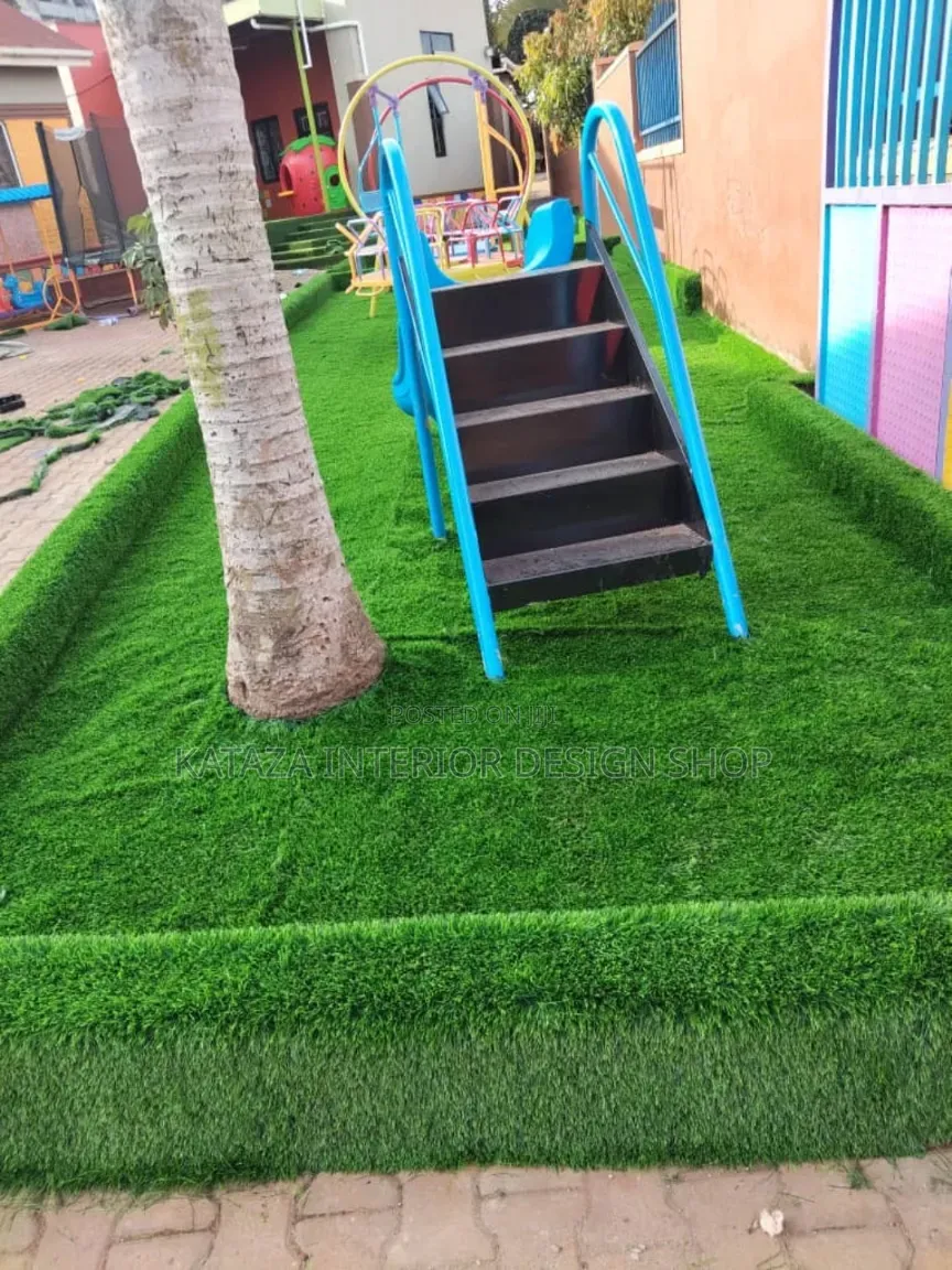 Shape Green Artificial Grass Carpet