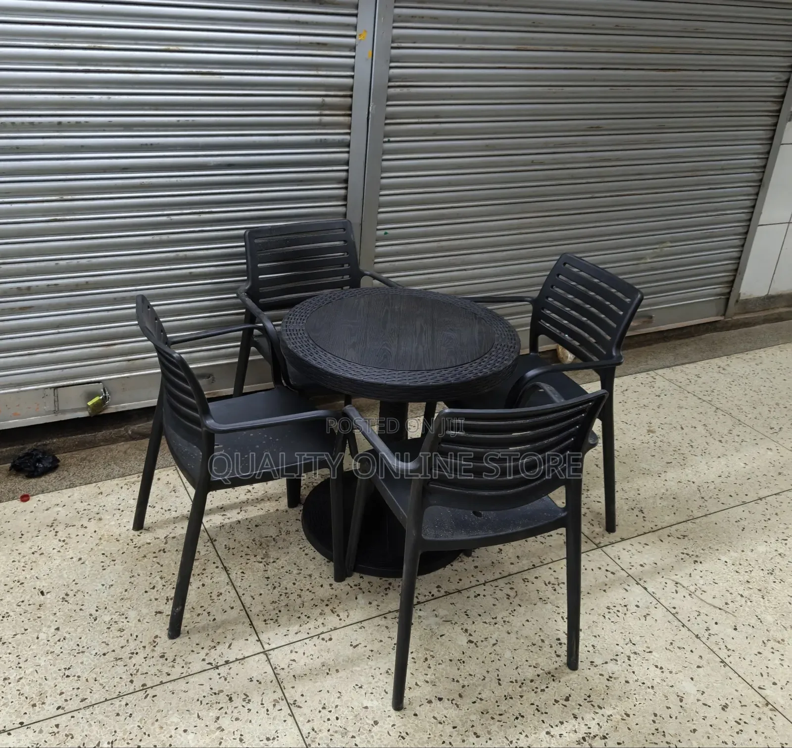 Garden Bars Beaches Plastic Table and Chairs Plastic Table and Chairs