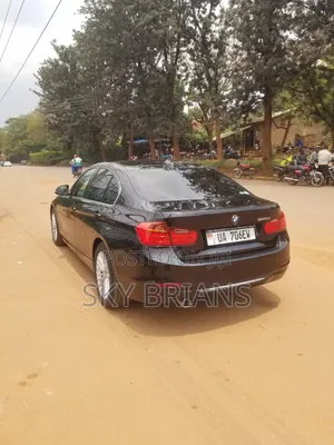 BMW 320i 2015 Black