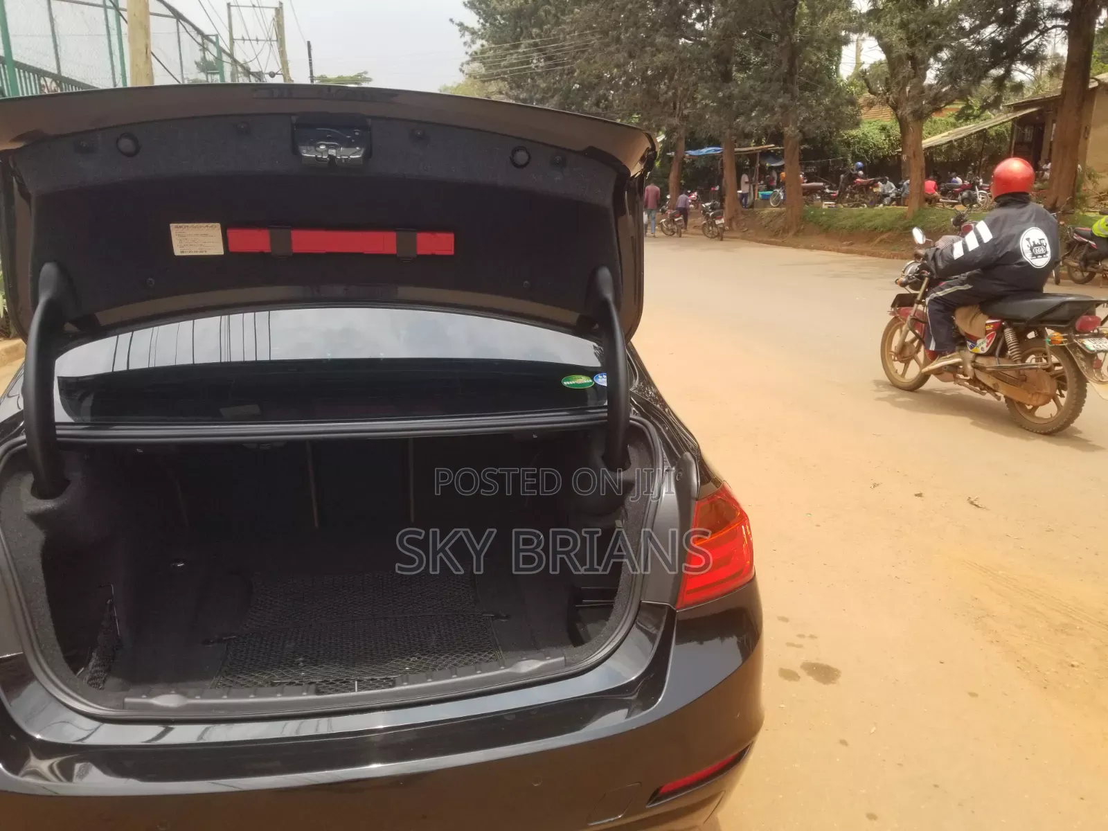 BMW 320i 2015 Black