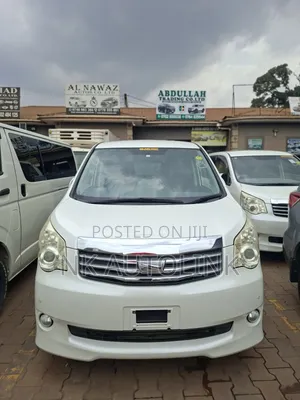 Toyota Noah 2013 White