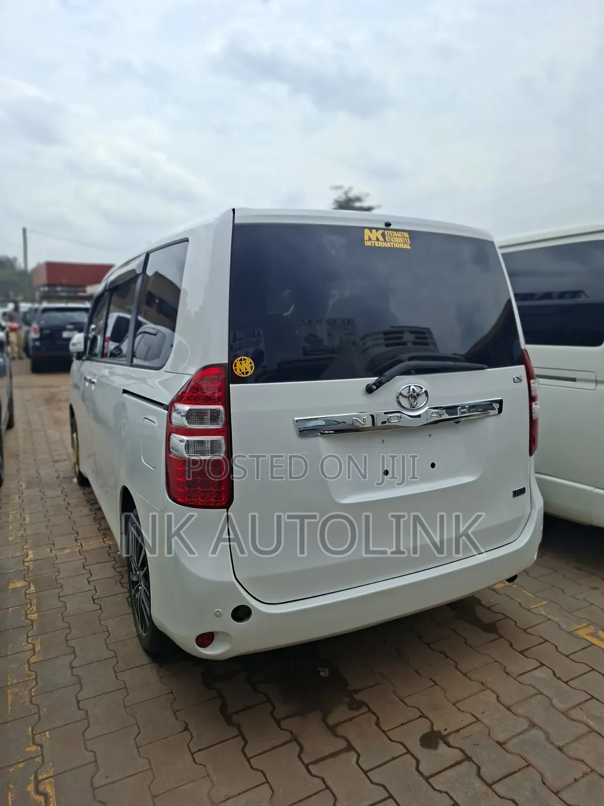 Toyota Noah 2013 White