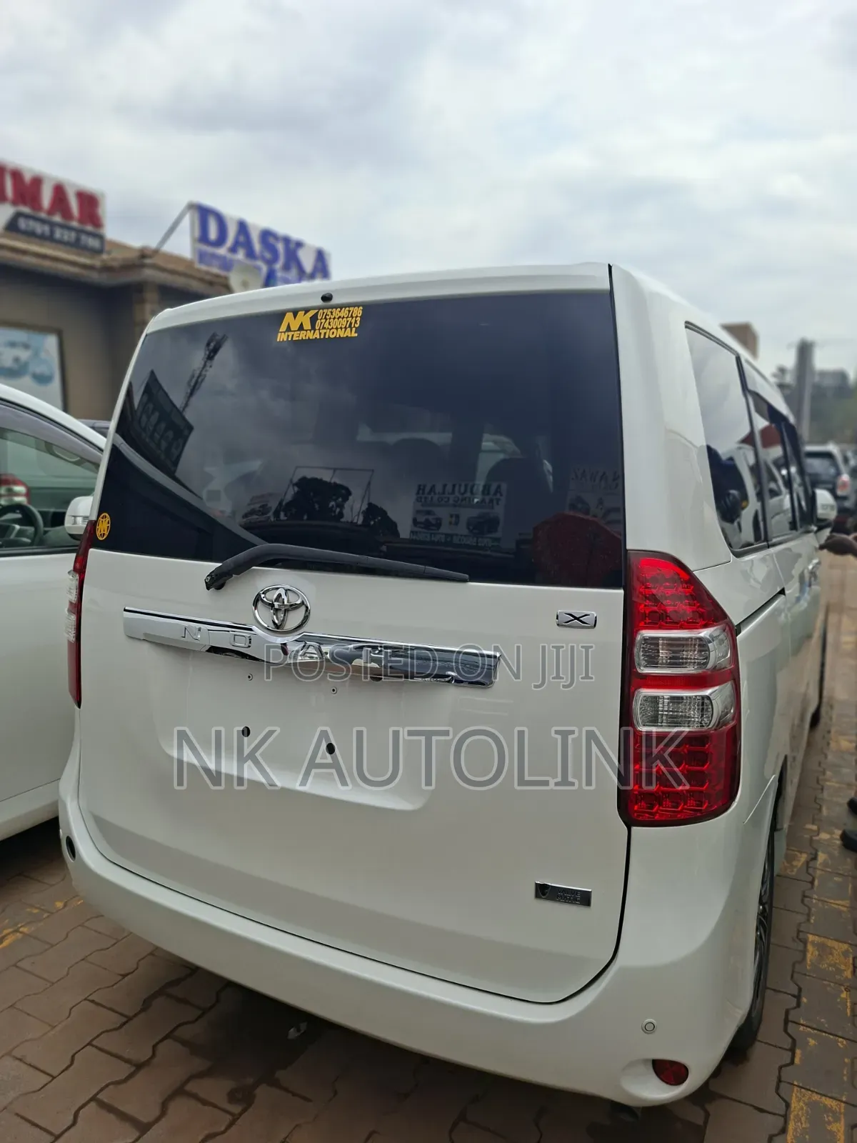Toyota Noah 2013 White
