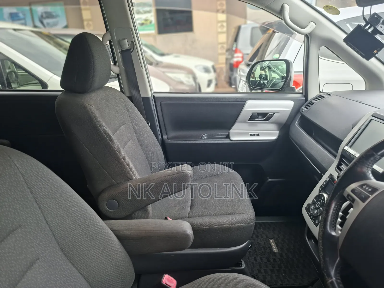 Toyota Noah 2013 White