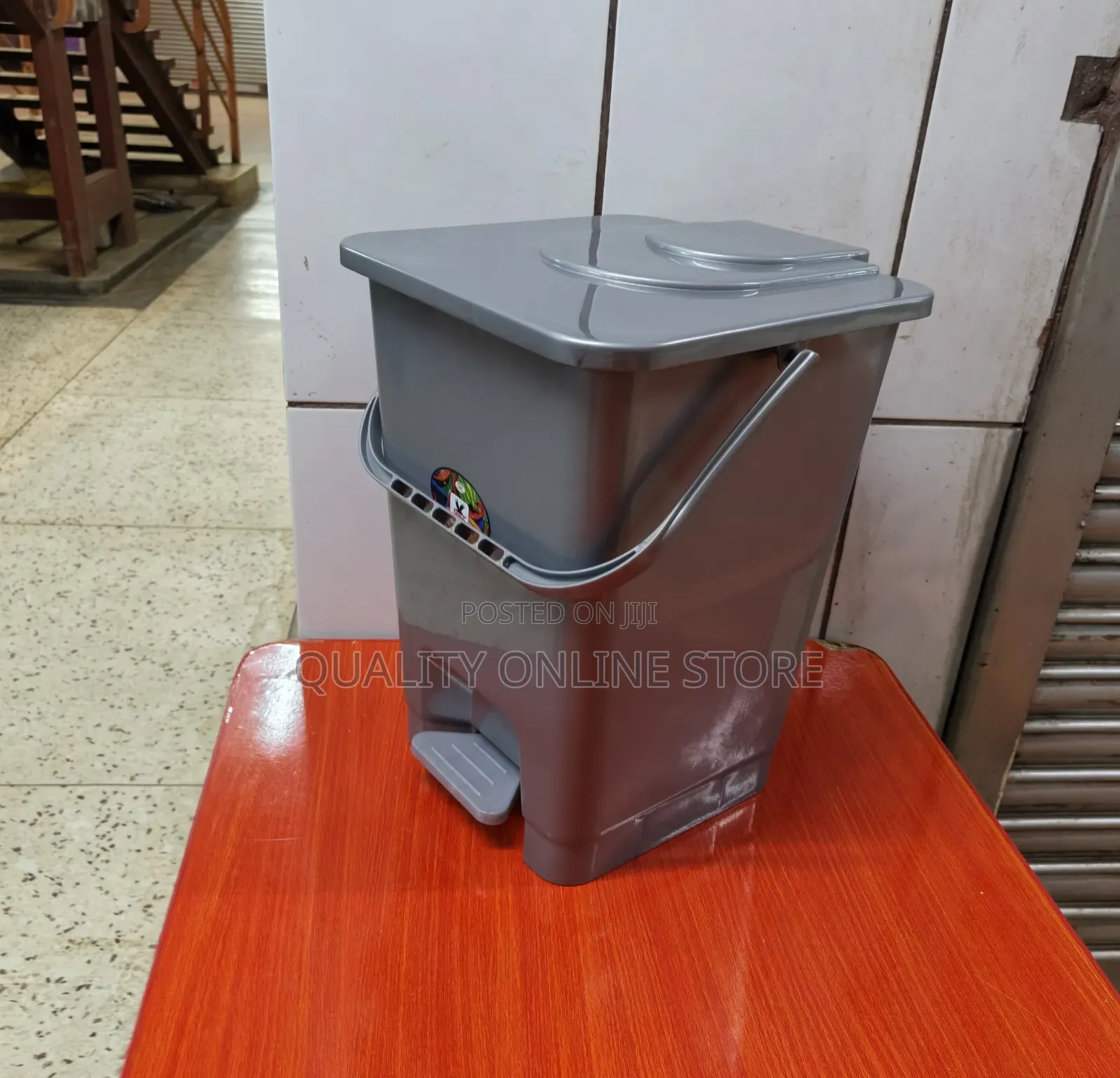 Step on 20litres Plastic Dust Bin Plastic Dust Bin